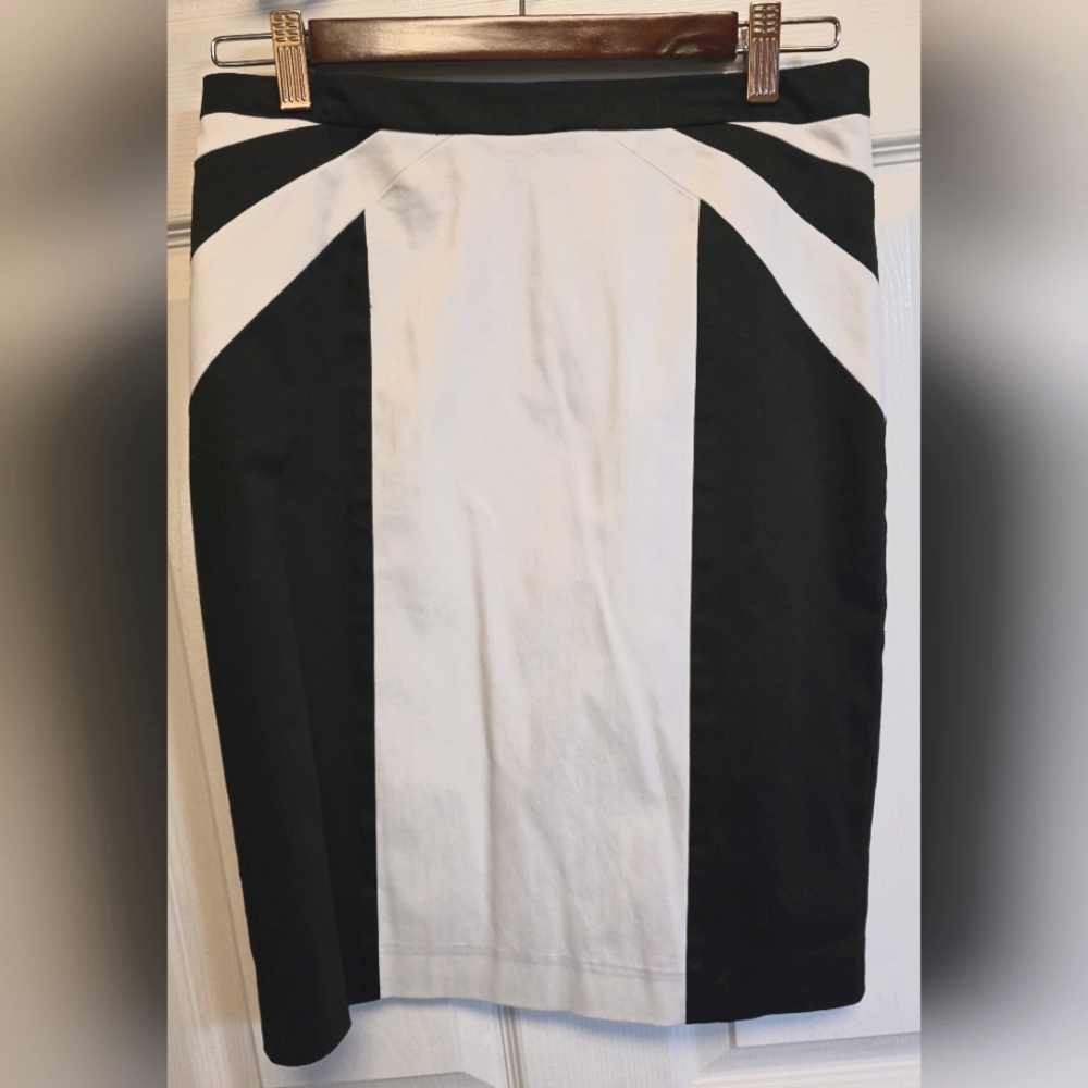 Le Chateau Black and White Pencil Skirt Knee-Length Work